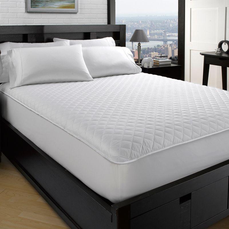 Luxurious King-Sized White Down Alternative Quilted Mattress Pad