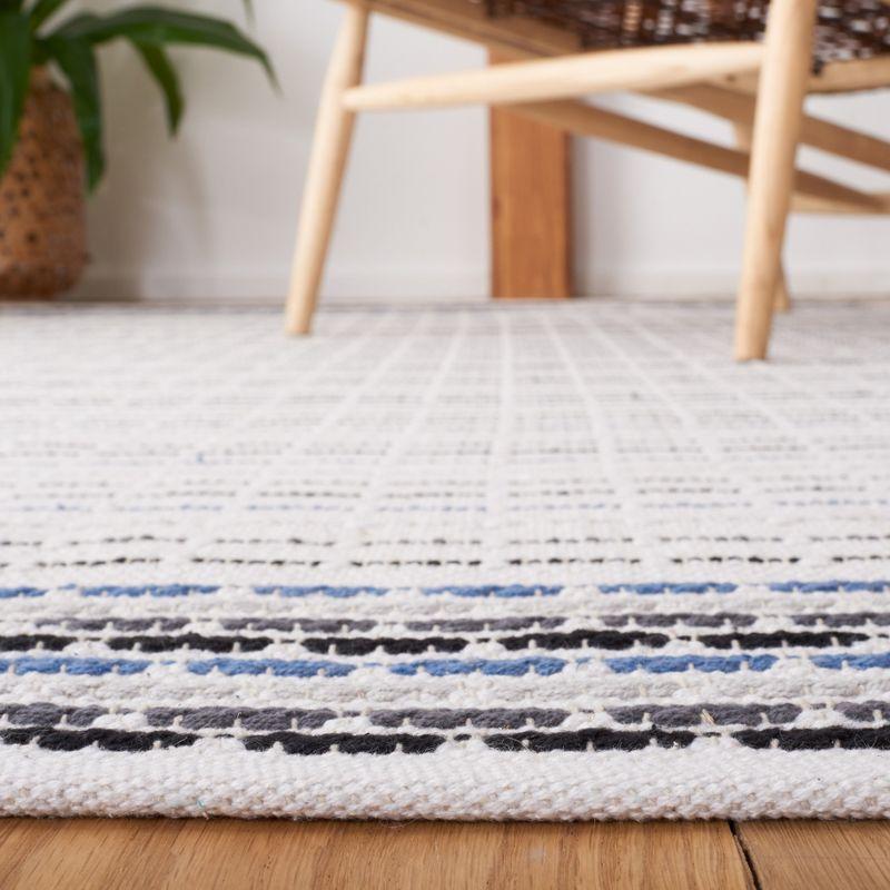 Montauk MTK709 Power Loomed Area Rug  - Safavieh