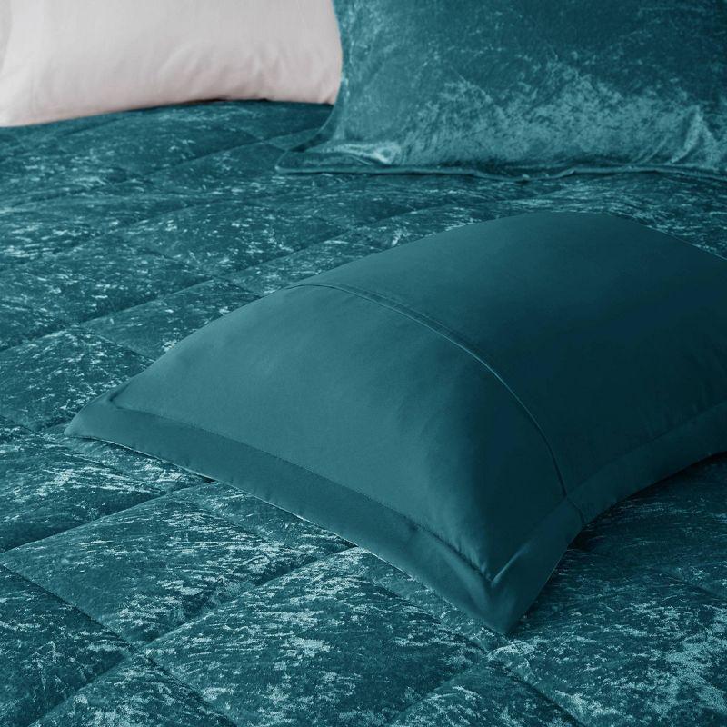 Felicia Crushed Velvet Quilted Duvet Set with Throw Pillow