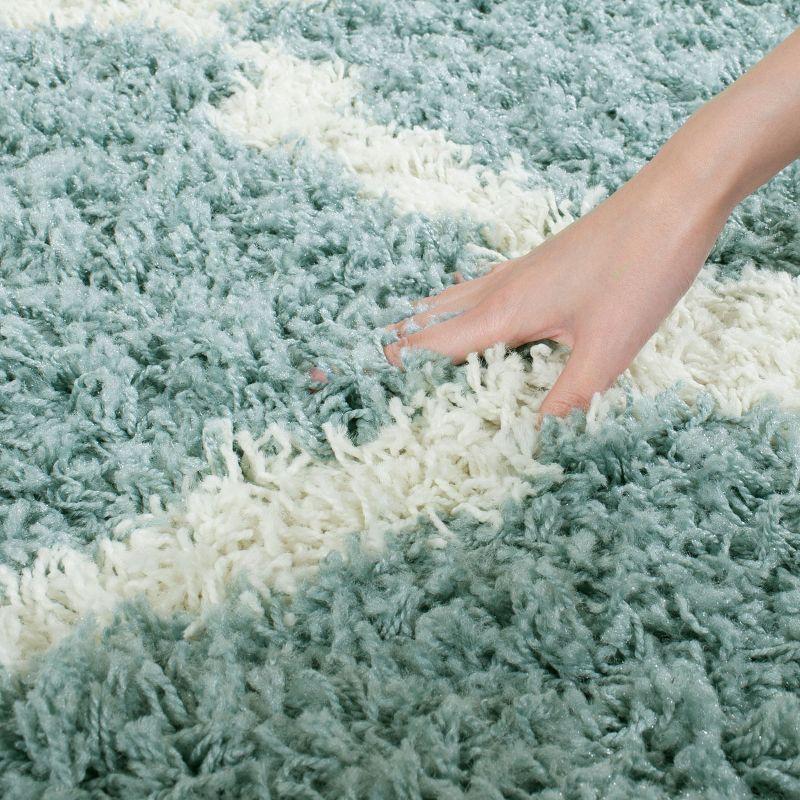 Seafoam and Ivory Hand-knotted Shag Runner Rug