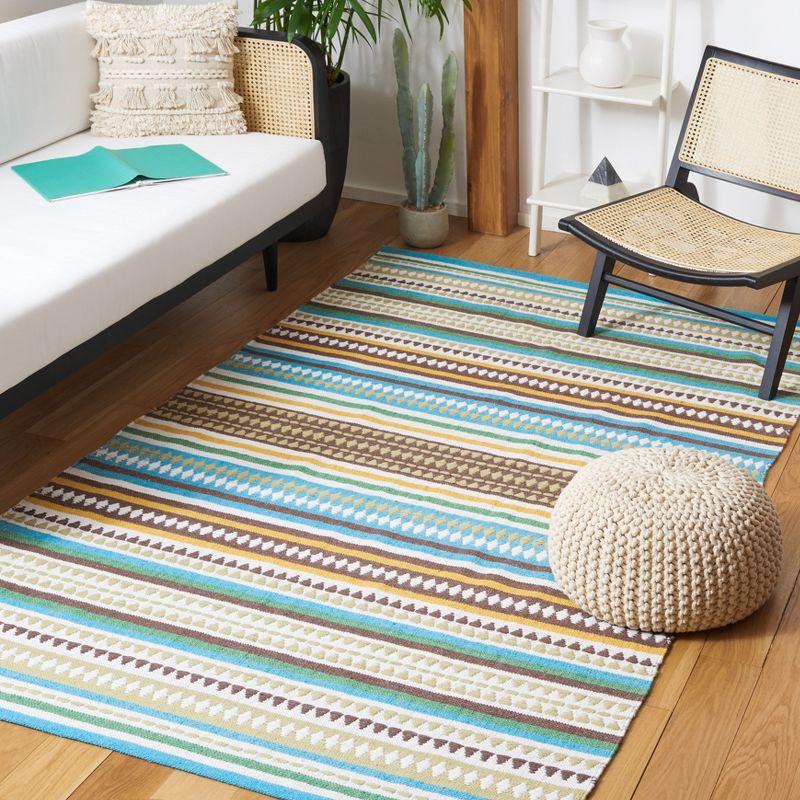 Handwoven Coastal Charm Light Blue Cotton Area Rug - 3' x 5'