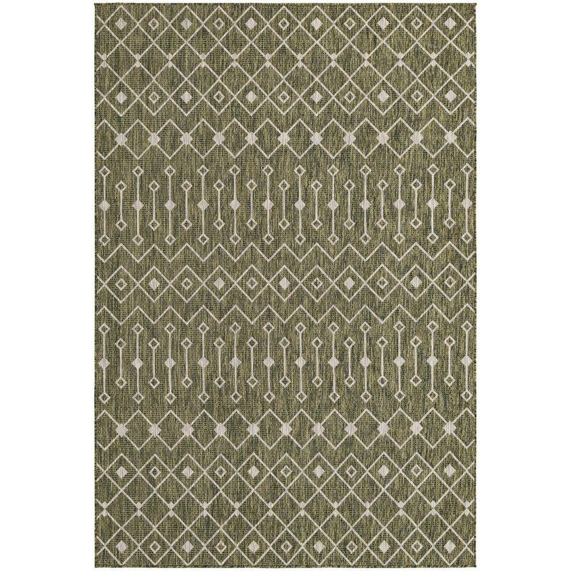 Easy-Care Green Trellis 6' x 9' Outdoor Synthetic Rug