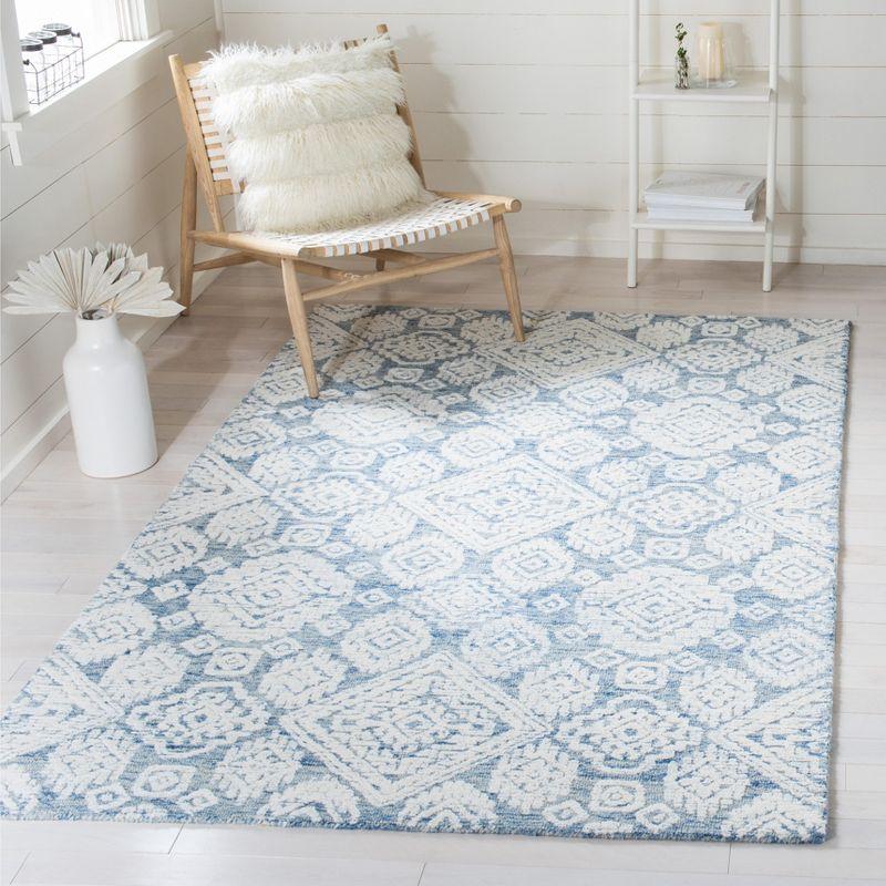 Metro MET987 Hand Tufted Indoor Area Rug - Blue/Ivory - 4'x6' - Safavieh