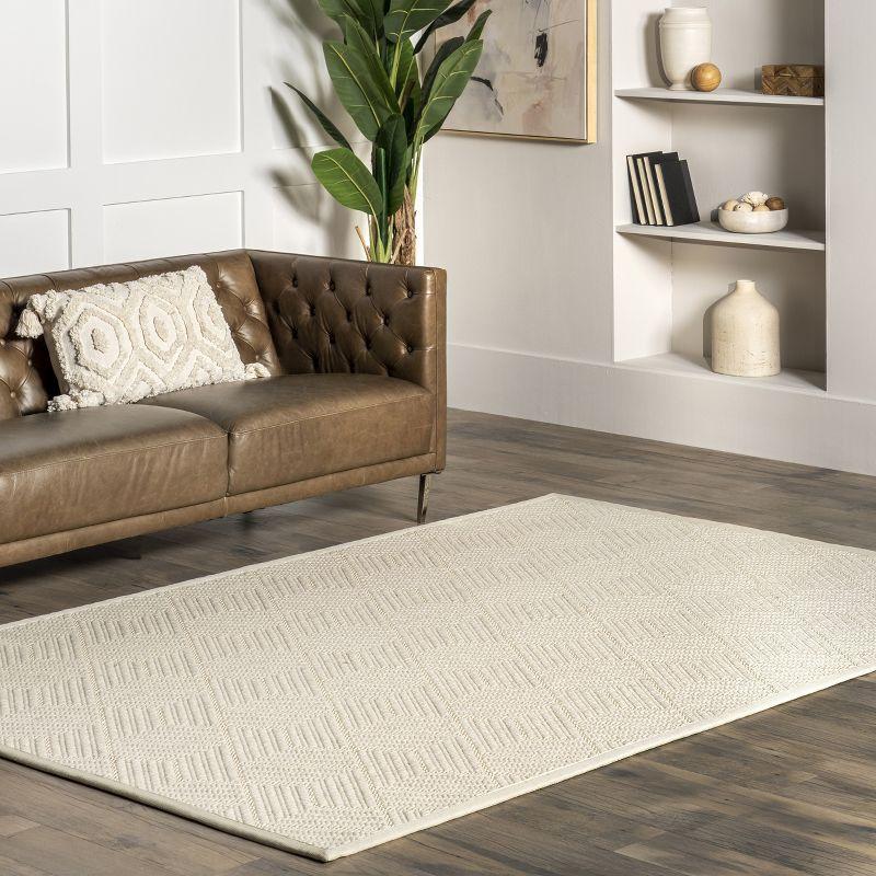 Handcrafted 4' x 6' Cream Wool and Sisal Blend Area Rug