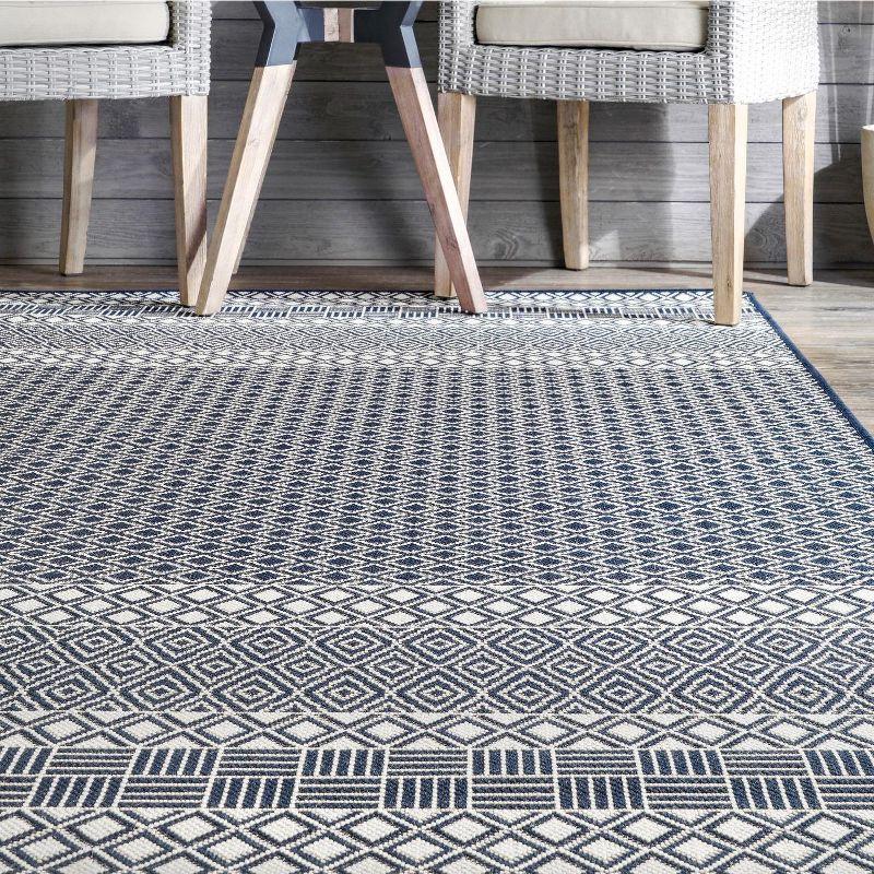 Nuloom Tilly Striped Lattice Indoor/Outdoor Area Rug