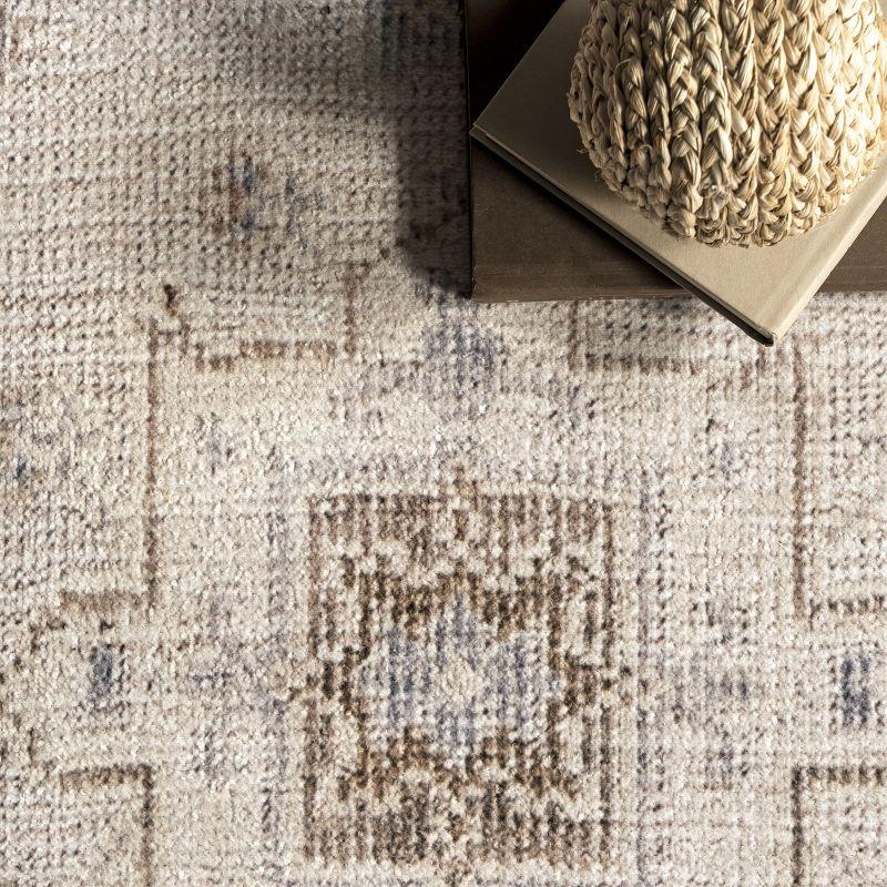 Nuloom Krystin Medallion 4x6 Machine Washable Indoor Area Rug for Living Room Bedroom Dining Room Kitchen, Beige/Ivory
