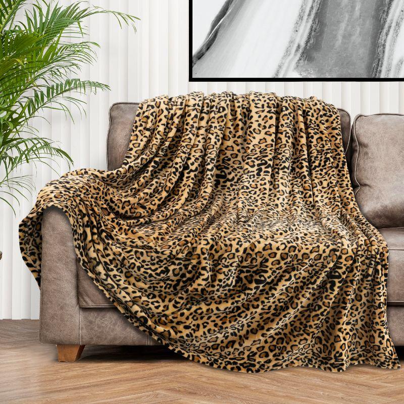 Pavilia Hand Woven Throw Blanket