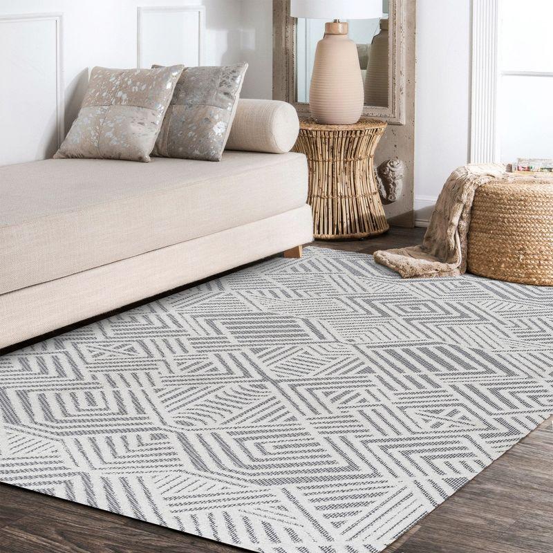 4'x6' Jordan High-Low Pile Art Deco Geometric Indoor/Outdoor Area Rug, White/Black - JONATHAN Y