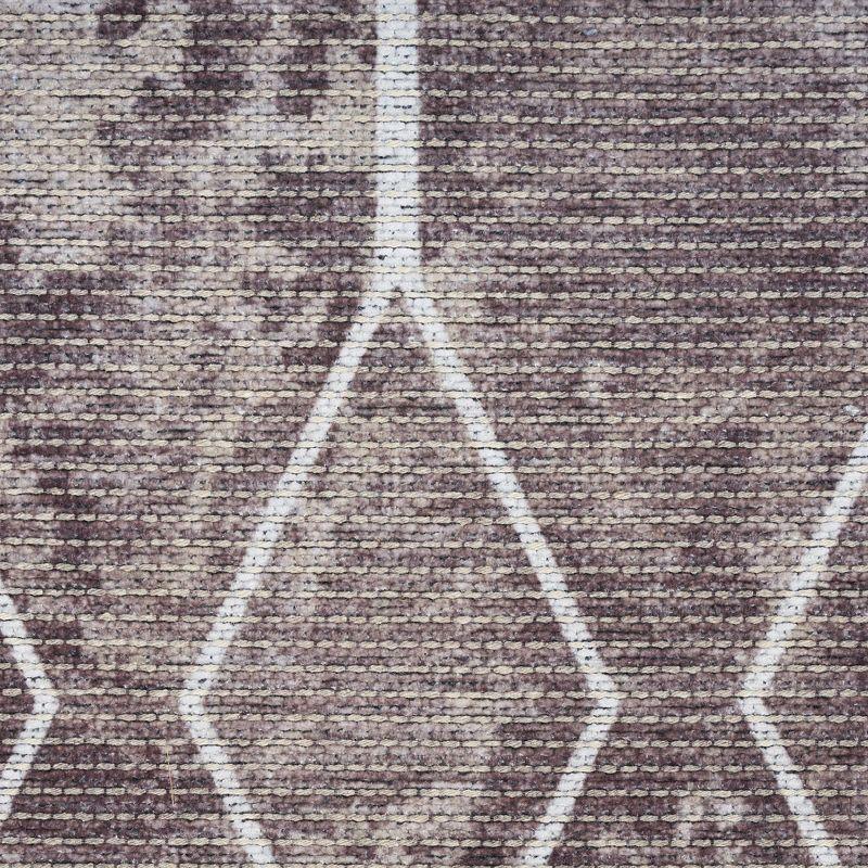 Geometric Machine Washable Polyester/Cotton Area Rug in Mocha