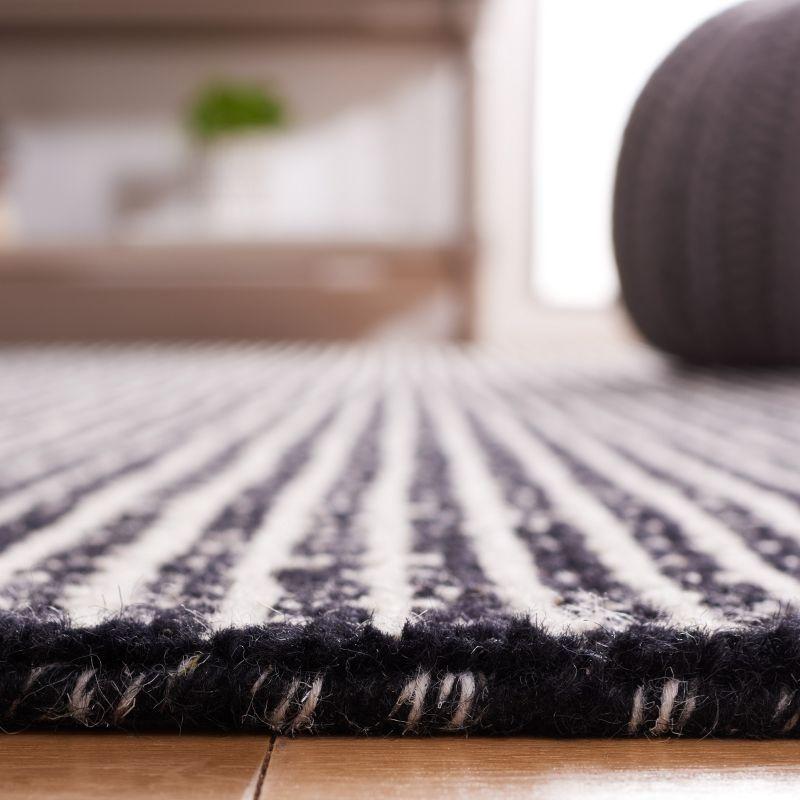 Abstract ABT482 Handmade Indoor Area Rug - Black/Ivory - 4'x6' - Safavieh
