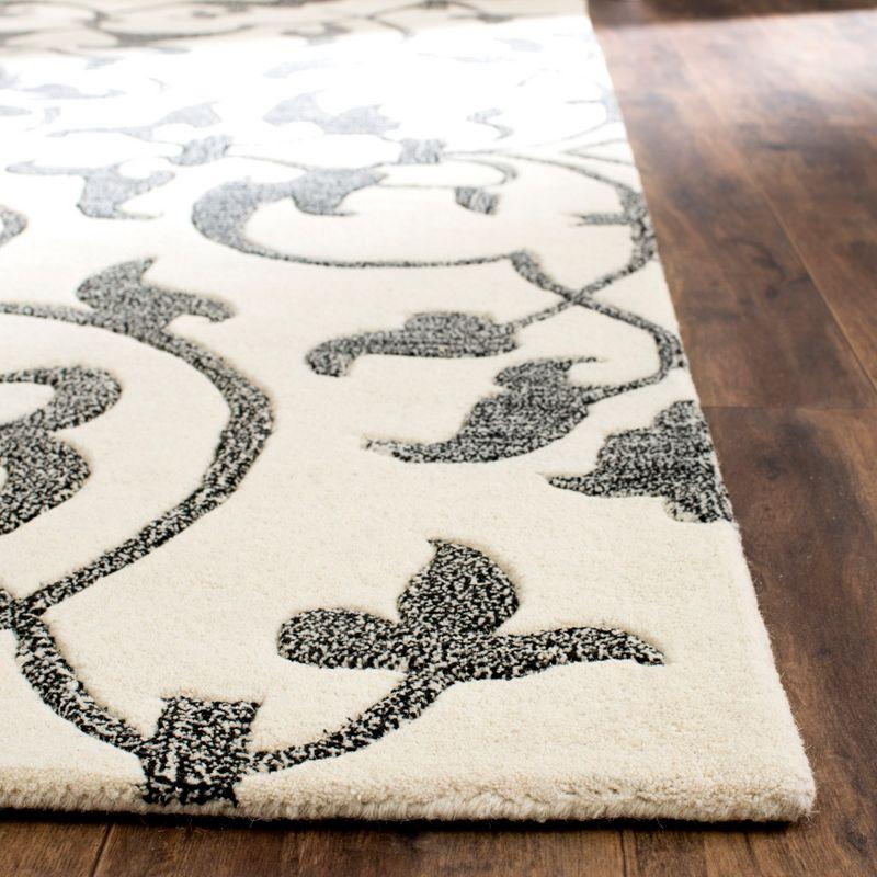 Soho SOH840 Hand Tufted Area Rug  - Safavieh