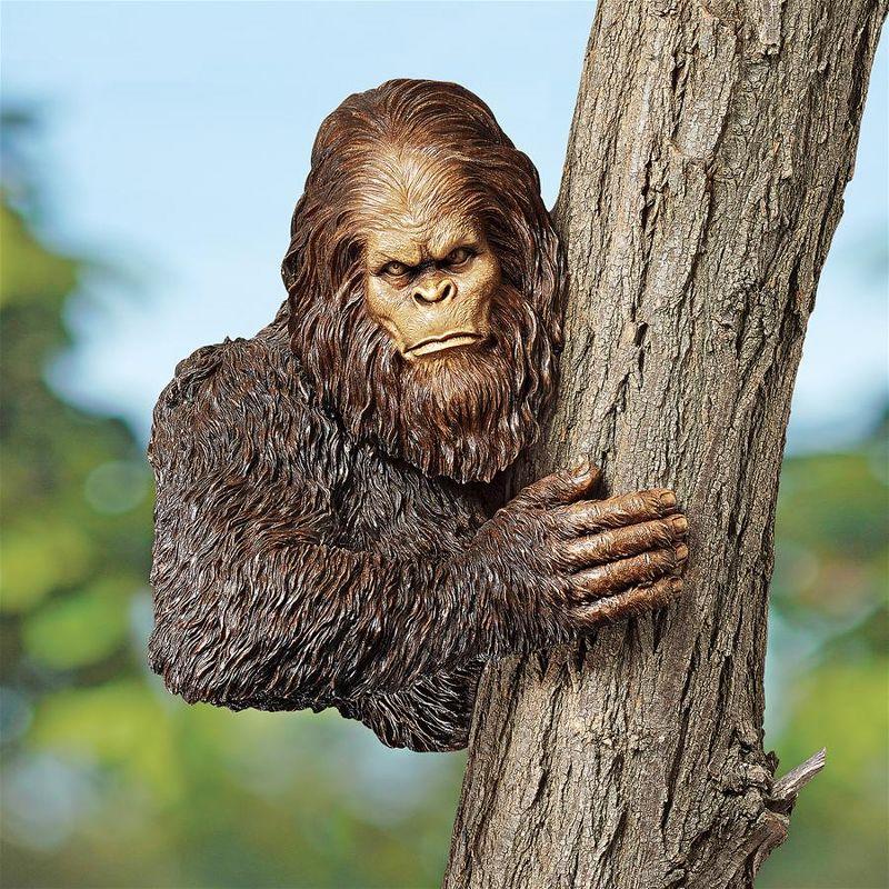 Design Toscano Bigfoot, The Bashful Yeti Tree Sculpture - Multicolored