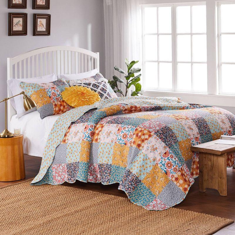 King Pink Microfiber Reversible Patchwork Quilt Set