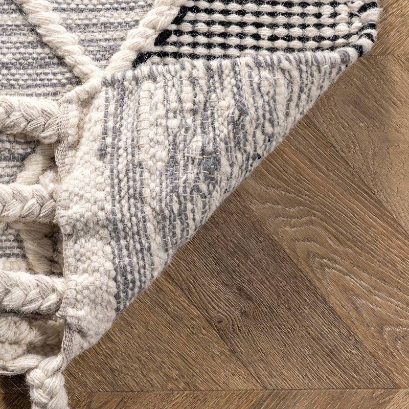 Becca Diamond Trellis Tassel Wool Area Rug Ivory - nuLOOM