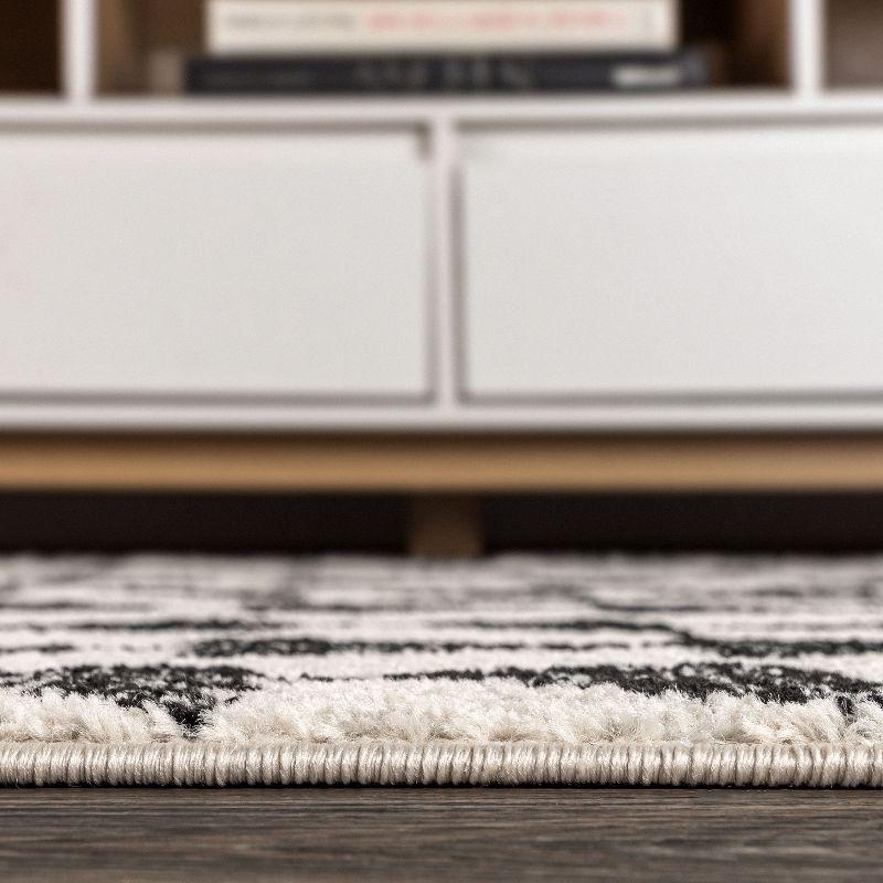 5'x8' Aisha Moroccan Triangle Geometric  Area Rug, Cream/Black - JONATHAN Y