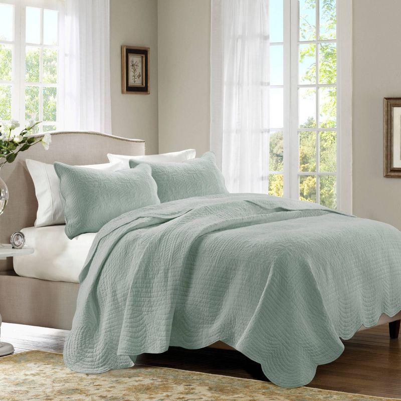 Tuscany Scalloped Edge Quilt Set