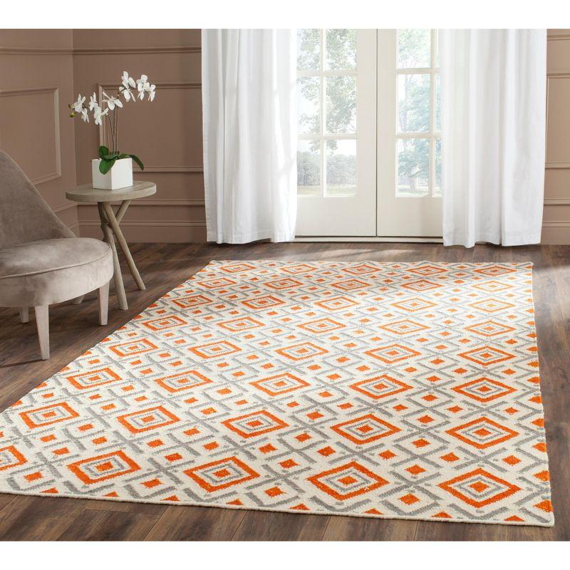 Ivory Geometric Handmade Wool Flat Weave Rug 4' x 6'