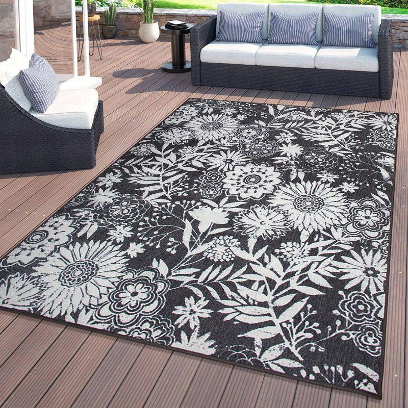 World Rug Gallery Modern Floral Flowers Indoor/Outdoor Area Rug