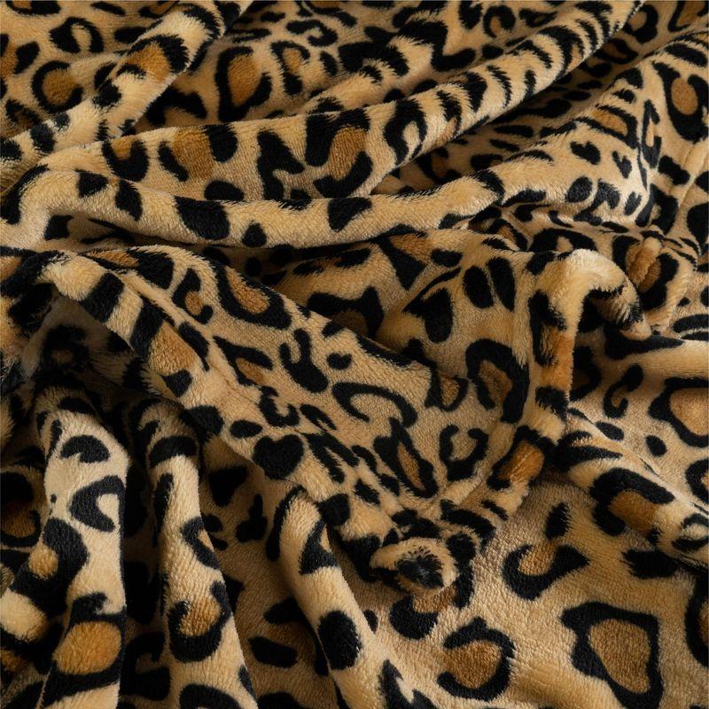 Pavilia Hand Woven Throw Blanket