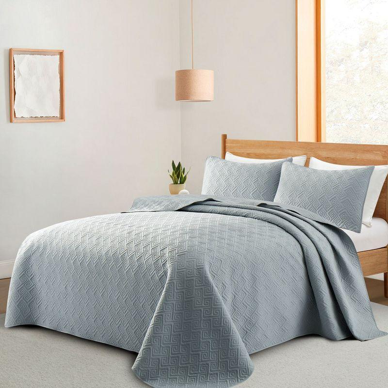 Light Gray Full Microfiber Reversible Quilt Set