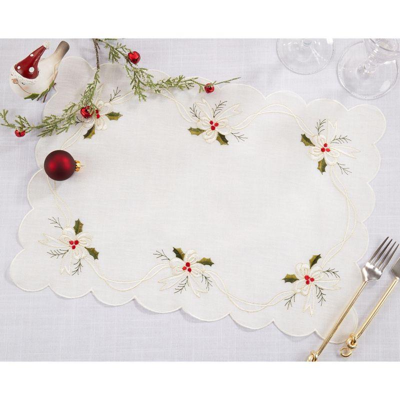 Saro Lifestyle Placemats With Embroidered Holly and Ribbon Design (Set of 4)