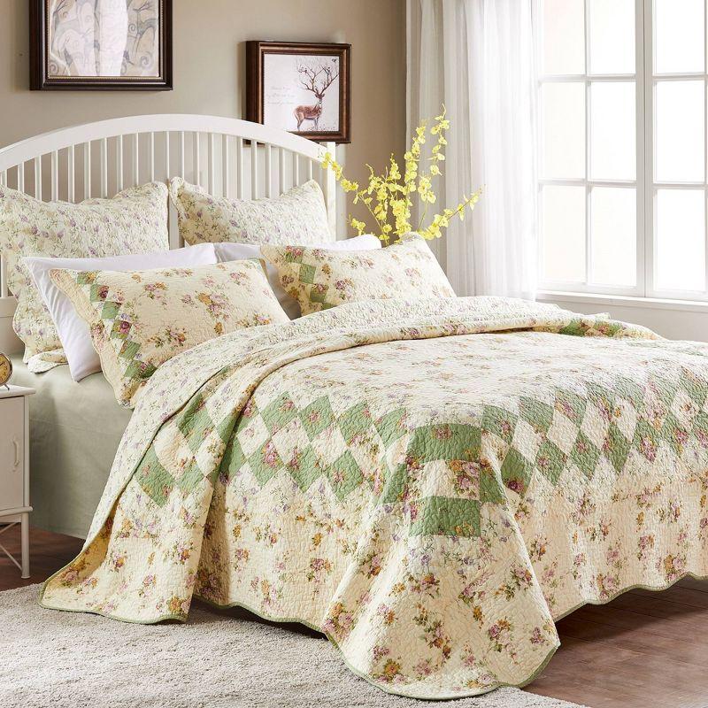 Ivory and Sage Cotton Reversible King Quilt Set