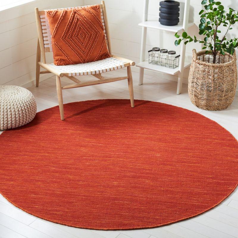 Kilim KLM850 Hand Loomed Area Rug - Red/Rust - 6' Round - Safavieh