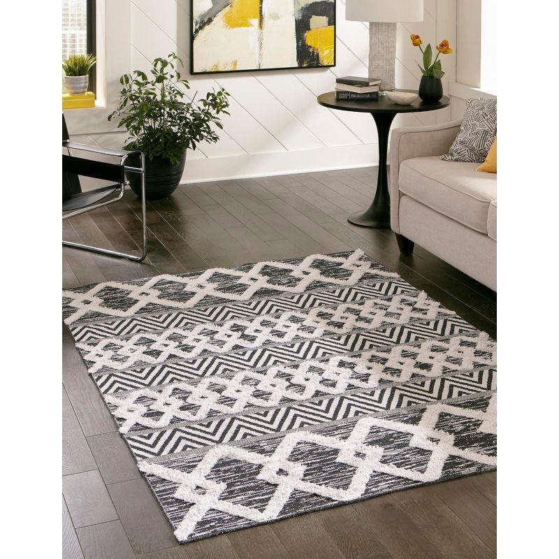 Casa Black and Ivory Geometric Cotton 4'5" x 6' Area Rug