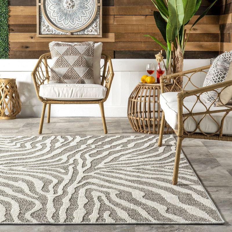 nuLOOM Corina Zebra Indoor/Outdoor Patio Area Rug