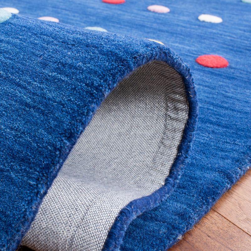Safavieh Kids SFK804 Hand Loomed Area Rug - Navy - 3'x5' - Safavieh.