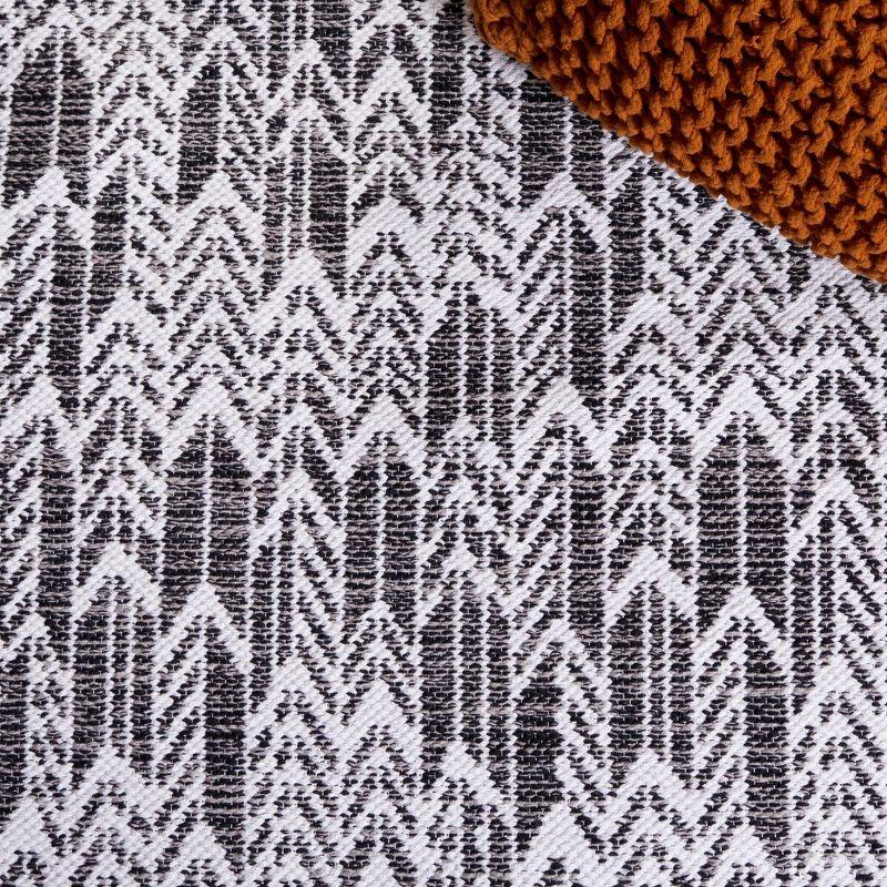 Montauk MTK609 Hand Woven Indoor Accent Rug - Black/Ivory - 3'x5' - Safavieh