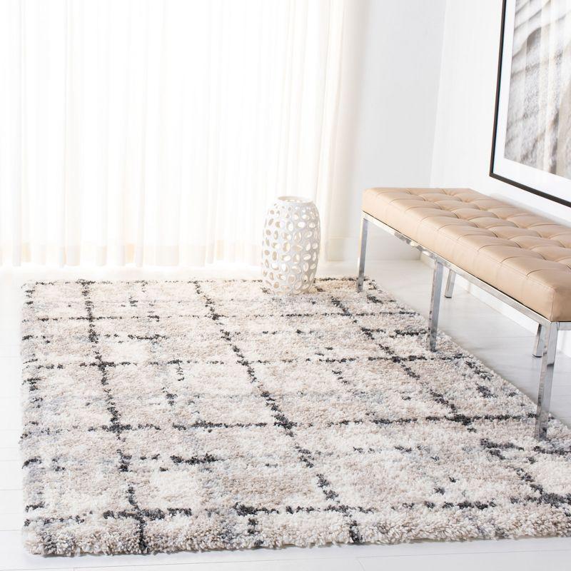 Ivory and Gray Hand-knotted Round Shag Rug