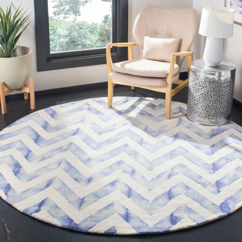 Dip Dye DDY715 Hand Tufted Area Rug - Ivory/Blue - 7' round - Safavieh.