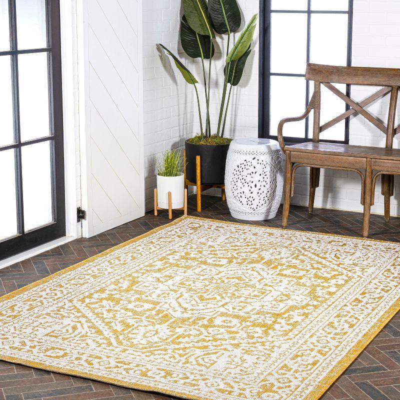 8' x 10' Sinjuri Medallion Textured Weave Indoor/Outdoor Area Rug, Yellow/Cream - JONATHAN Y
