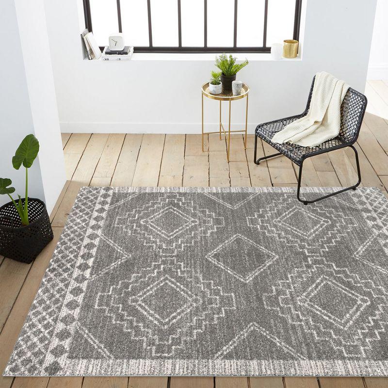 JONATHAN Y Amir Moroccan Beni Souk Gray/Cream 5 ft. x 8 ft. Area Rug