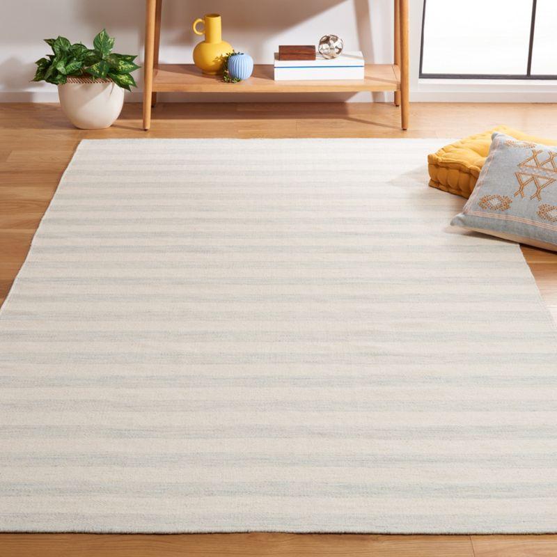 Elysian Light Blue and Ivory Handmade Wool 4' x 6' Area Rug