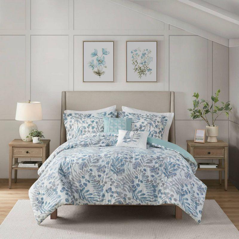 Blue and White Seersucker 5-Piece Duvet Cover Set with Throw Pillows