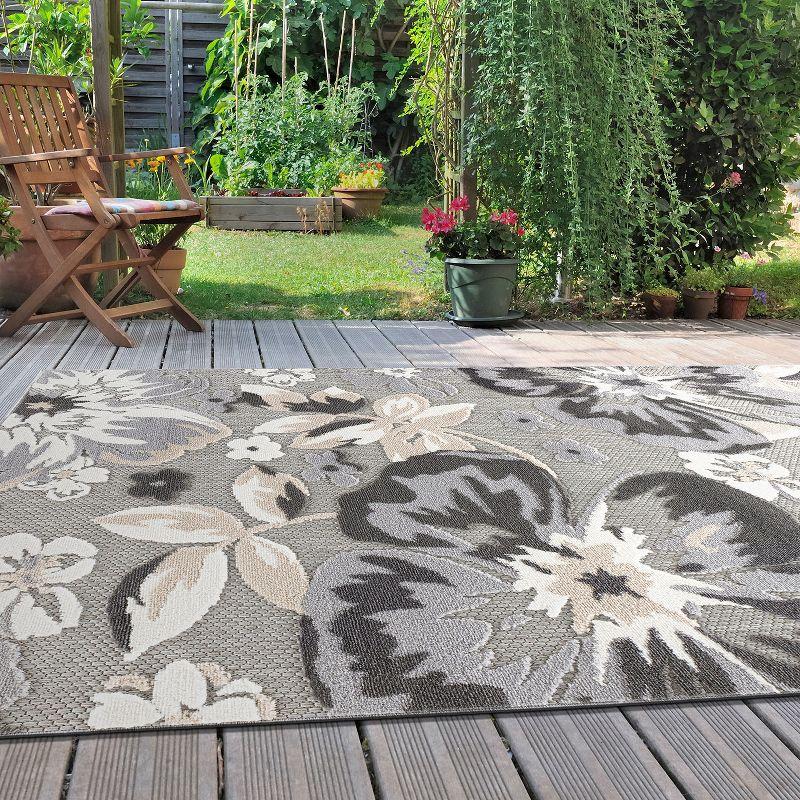 World Rug Gallery Bergamo Contemporary Floral Indoor/Outdoor Area Rug