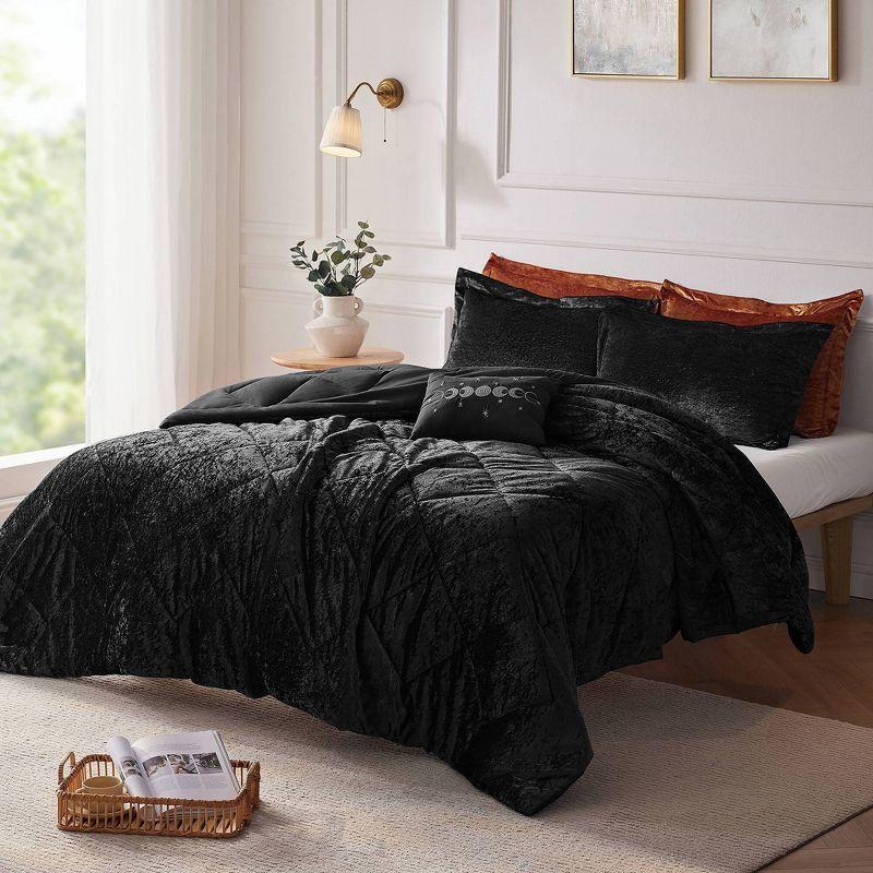 Intelligent Design Felicia Crushed Velvet Comforter Set with Throw Pillow