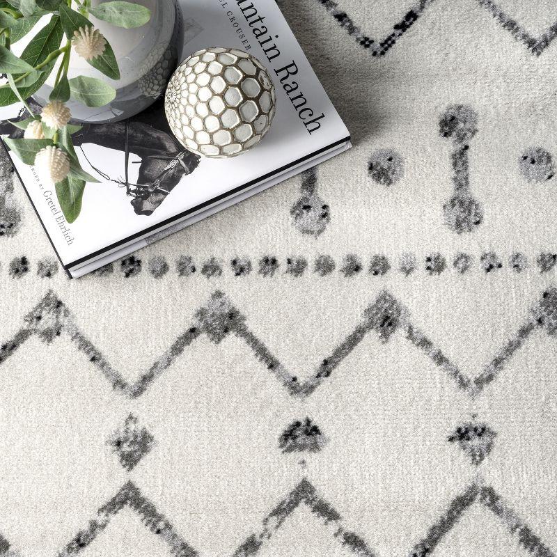 Nuloom 5x8 Zola Geometric Moroccan Indoor Area Rug, Grey, Faded Bohemian Design, Stain Resistant, BedroomLiving Room, Kitchen,