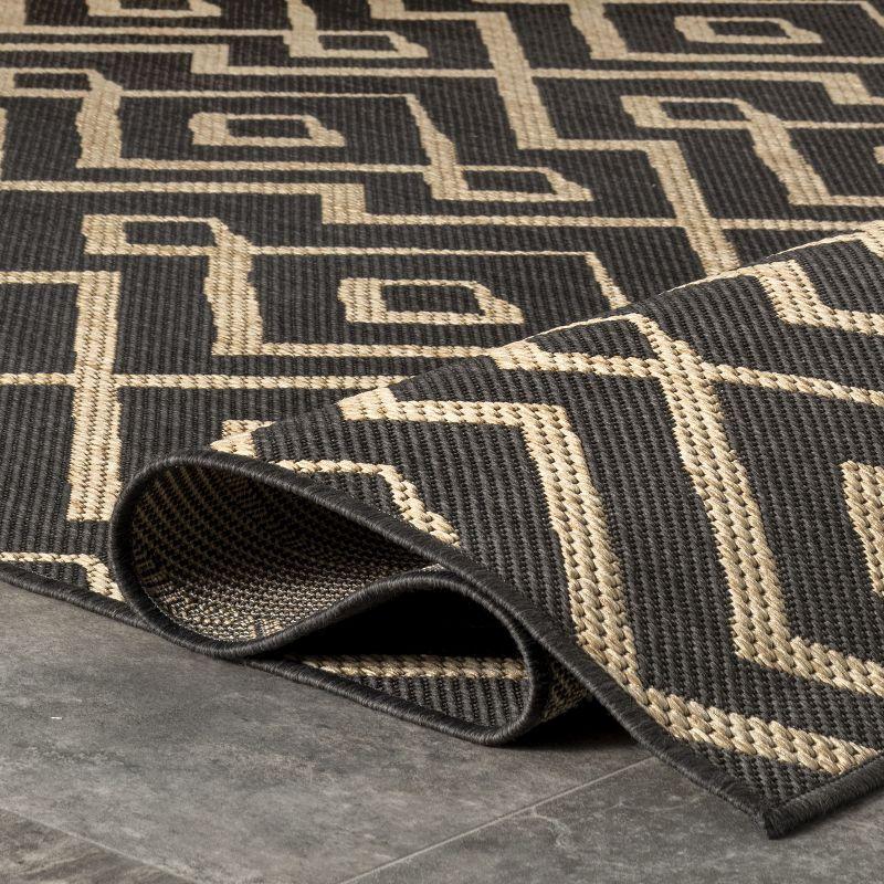 Nuloom Sammi Geometric Trellis Indoor and Outdoor Patio Area Rug