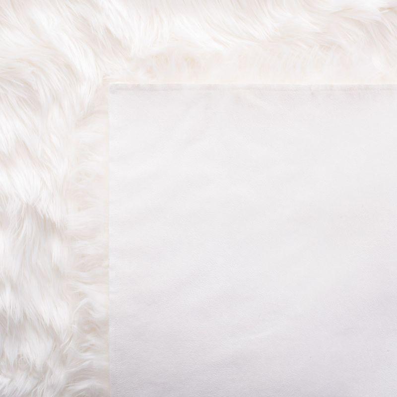 Faux Sheep Skin FSS235 Power Loomed Indoor Accent Rug - Ivory - 2'6"x4' - Safavieh