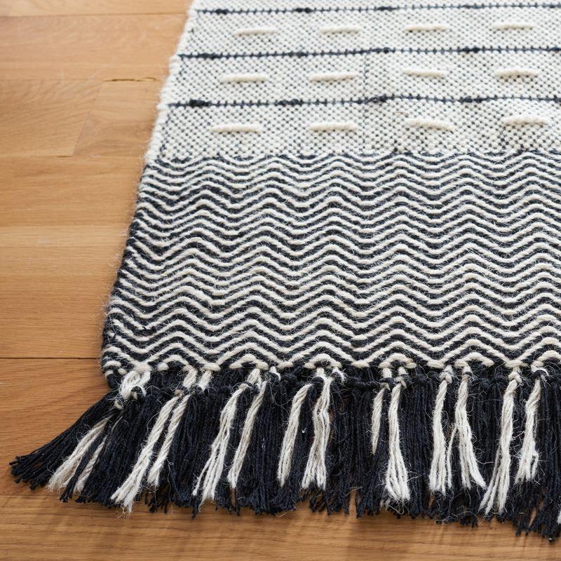 Vermont Ivory and Black 6' x 6' Wool Cotton Square Rug