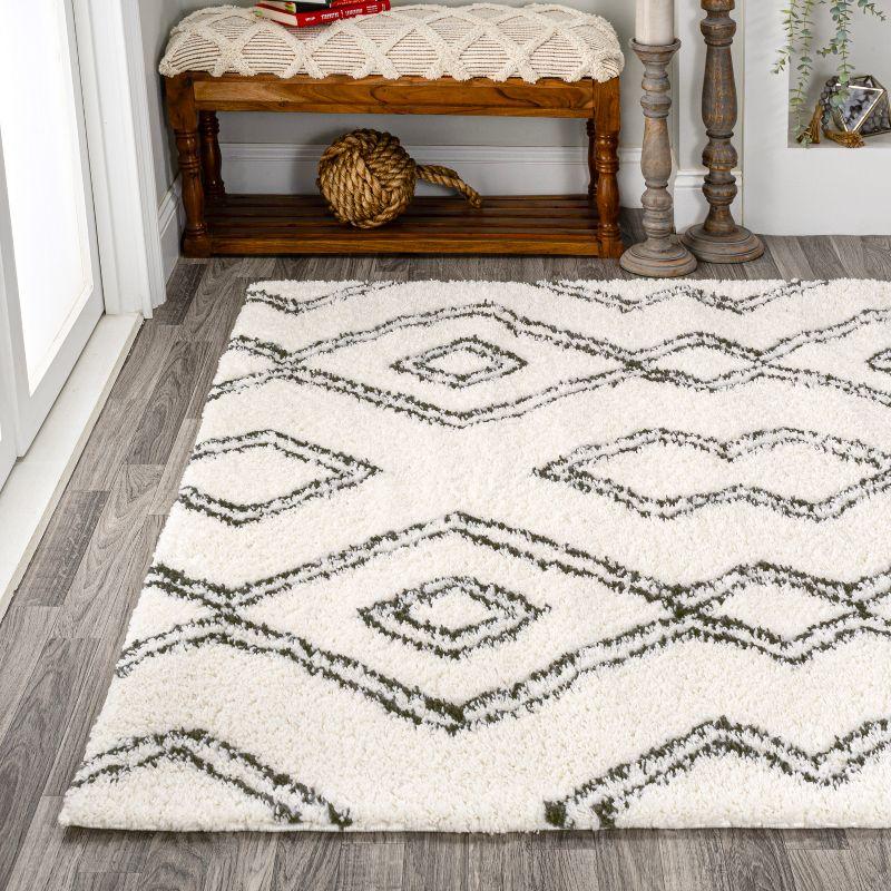 Deia Moroccan Style Diamond Shag White and Black 3' x 5' Area Rug