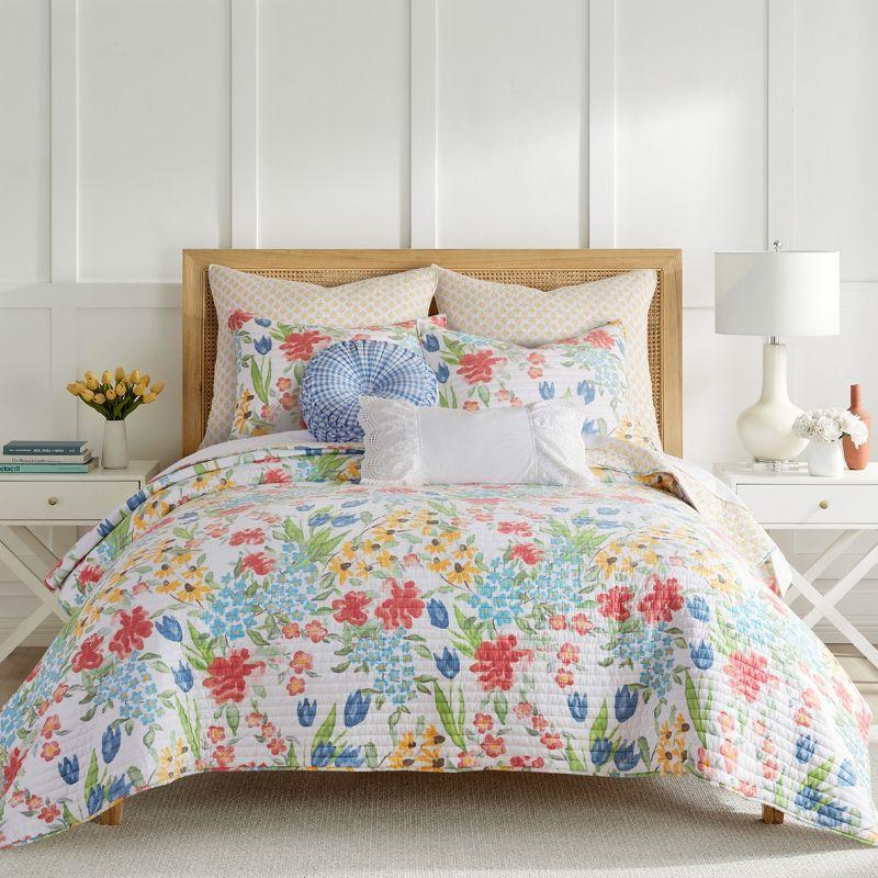 Radella Full/Queen White Cotton Reversible Quilt Set