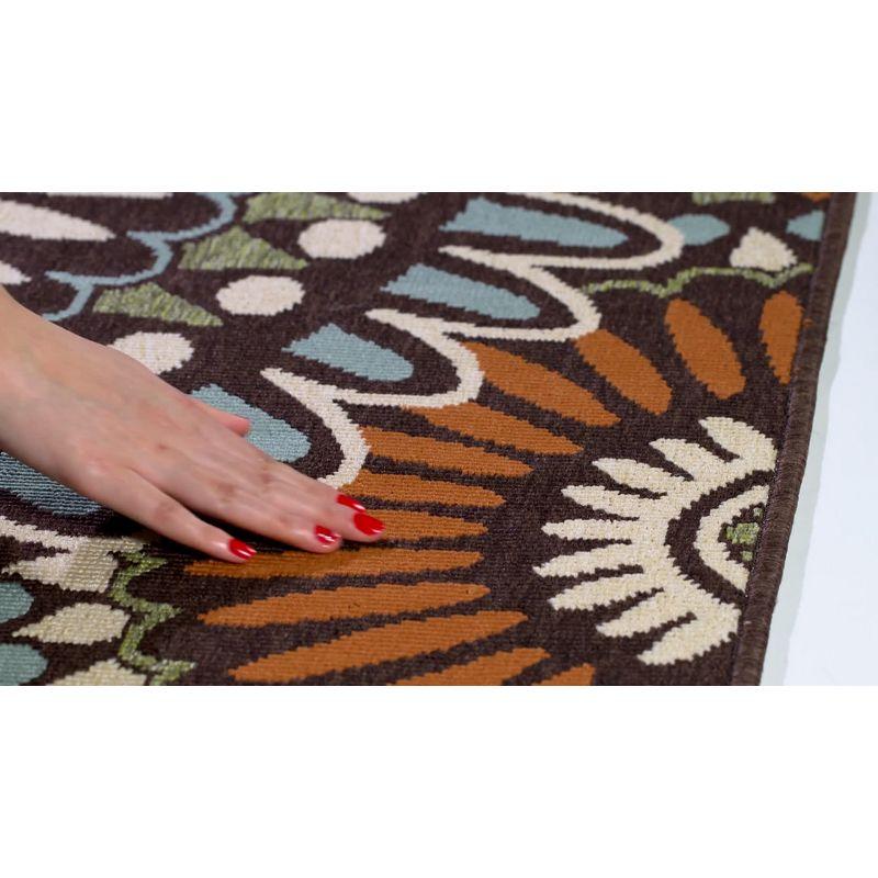 Cream and Chocolate Floral Synthetic Indoor/Outdoor Rug