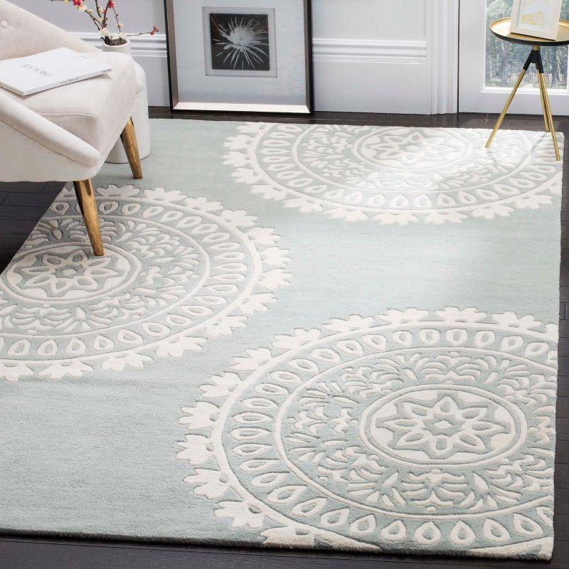 Luxurious Hand-Tufted Gray Wool 9' x 12' Area Rug