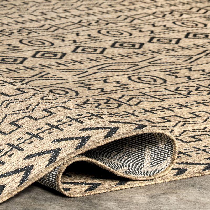 Nuloom Indoor and Outdoor Jamie Area Rug 5x7, Brown