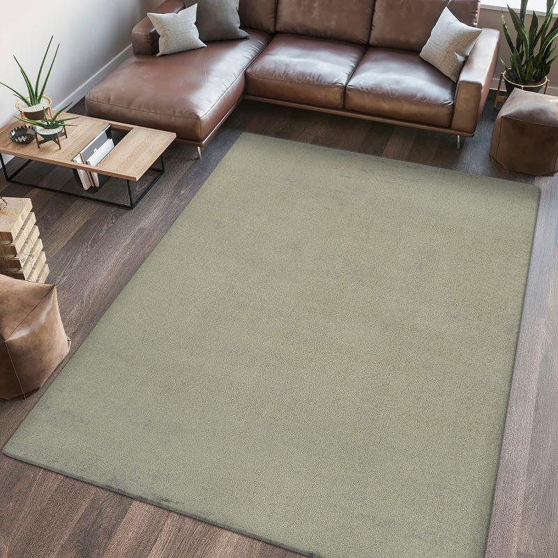 JONATHAN Y Twyla Classic Solid Low-Pile Machine-Washable Sage Green 5 ft. x 8 ft. Area Rug