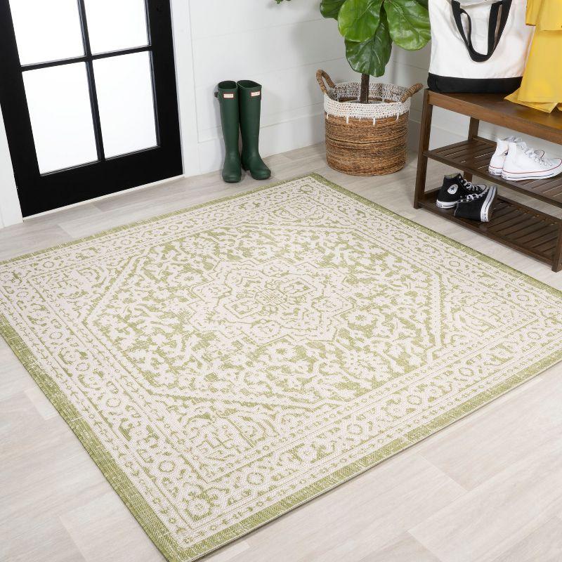 Sinjuri Green/Cream Medallion Textured 5' Square Indoor/Outdoor Rug